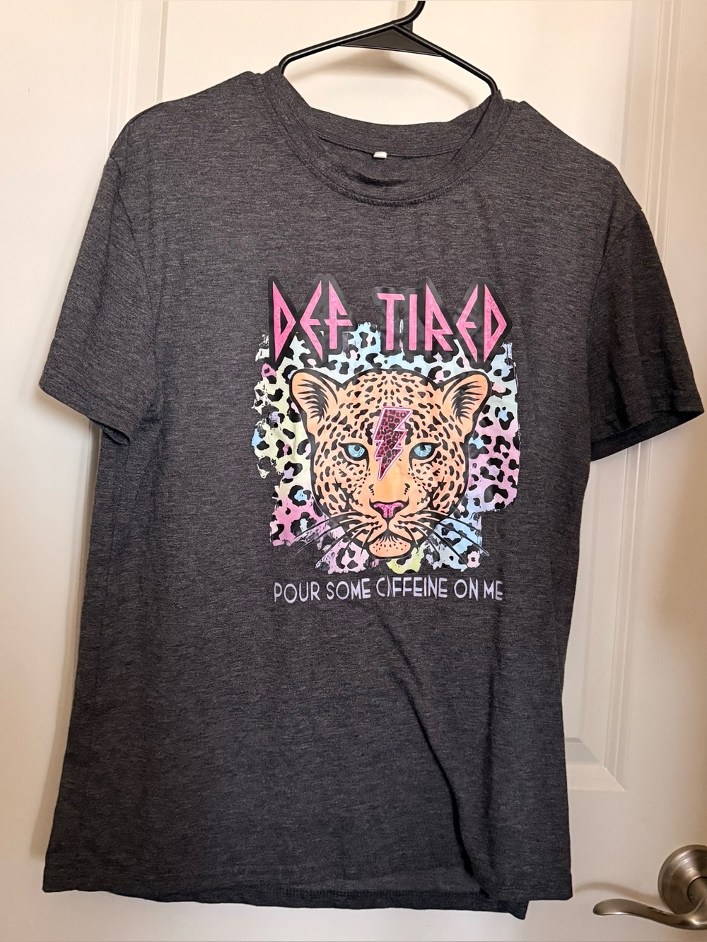 Women’s Def Tired Caffeine Gray Graphic Leopard T-Shirt Size Medium